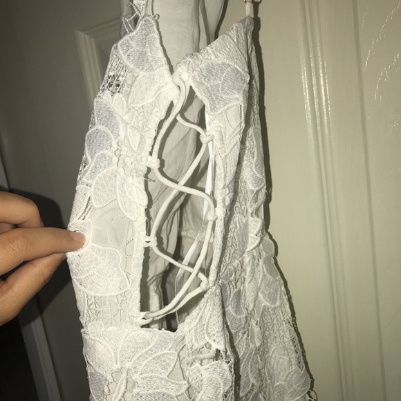 Kendall and Kylie white-laced romper - Picture 3 of 7